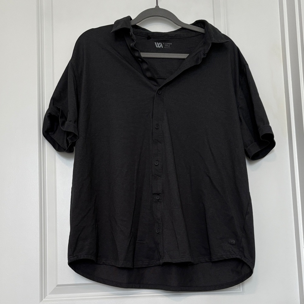 Men's Black Button-Up Shirt